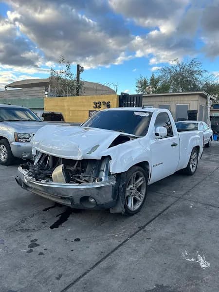 El Valle Auto Parts