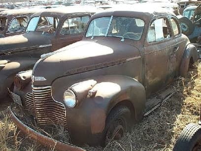 Oakleaf Old Cars & Crushing