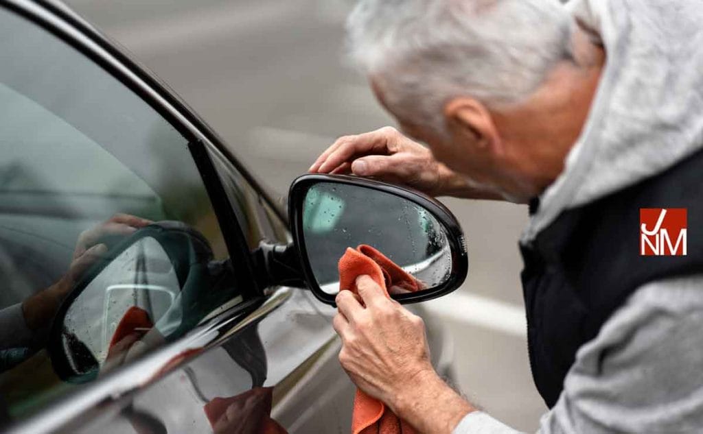 Buying Used Car Side View Mirrors at Auto Salvage Yards