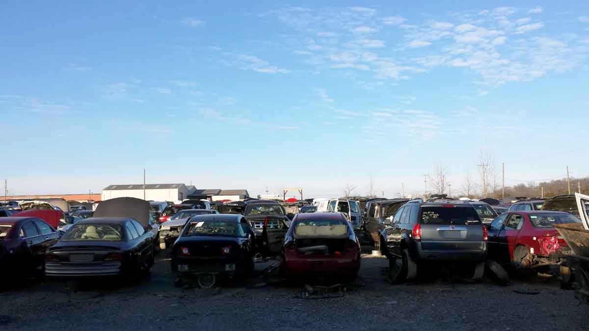 Junk cars that Express Pull-N-Save at 409 Dick Buchanan St, La Vergne, TN 37086 purchases