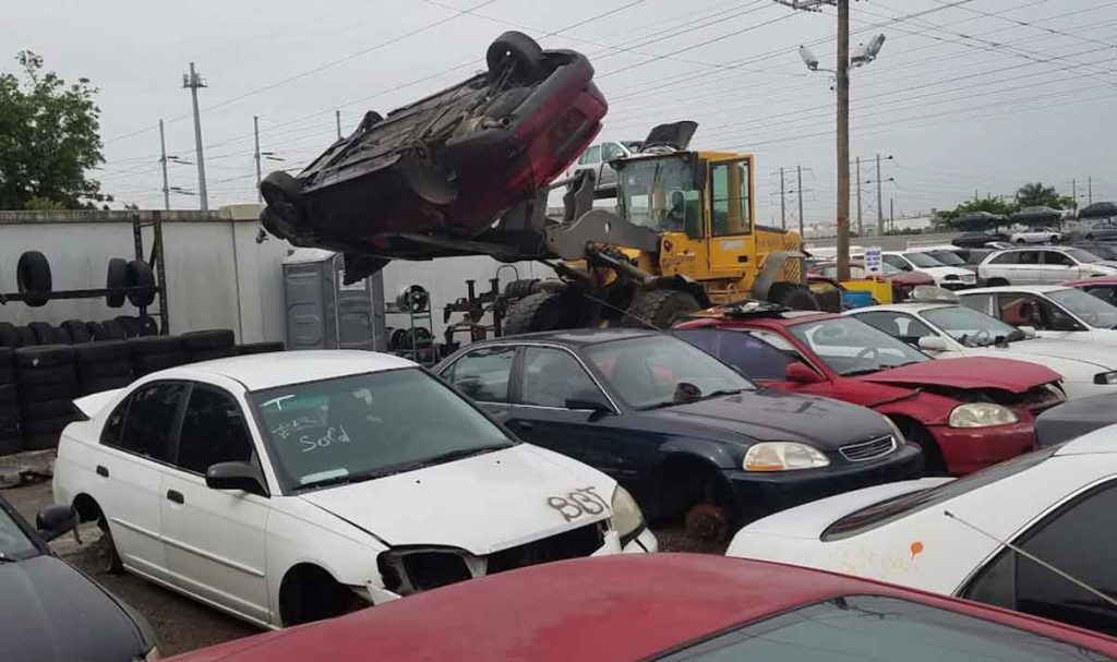 Sell your junk car to a junkyard
